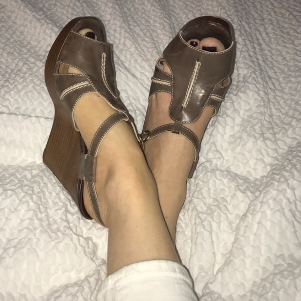 Chloe Brown Wedges